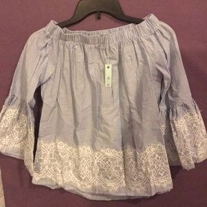 Off shoulder shirt